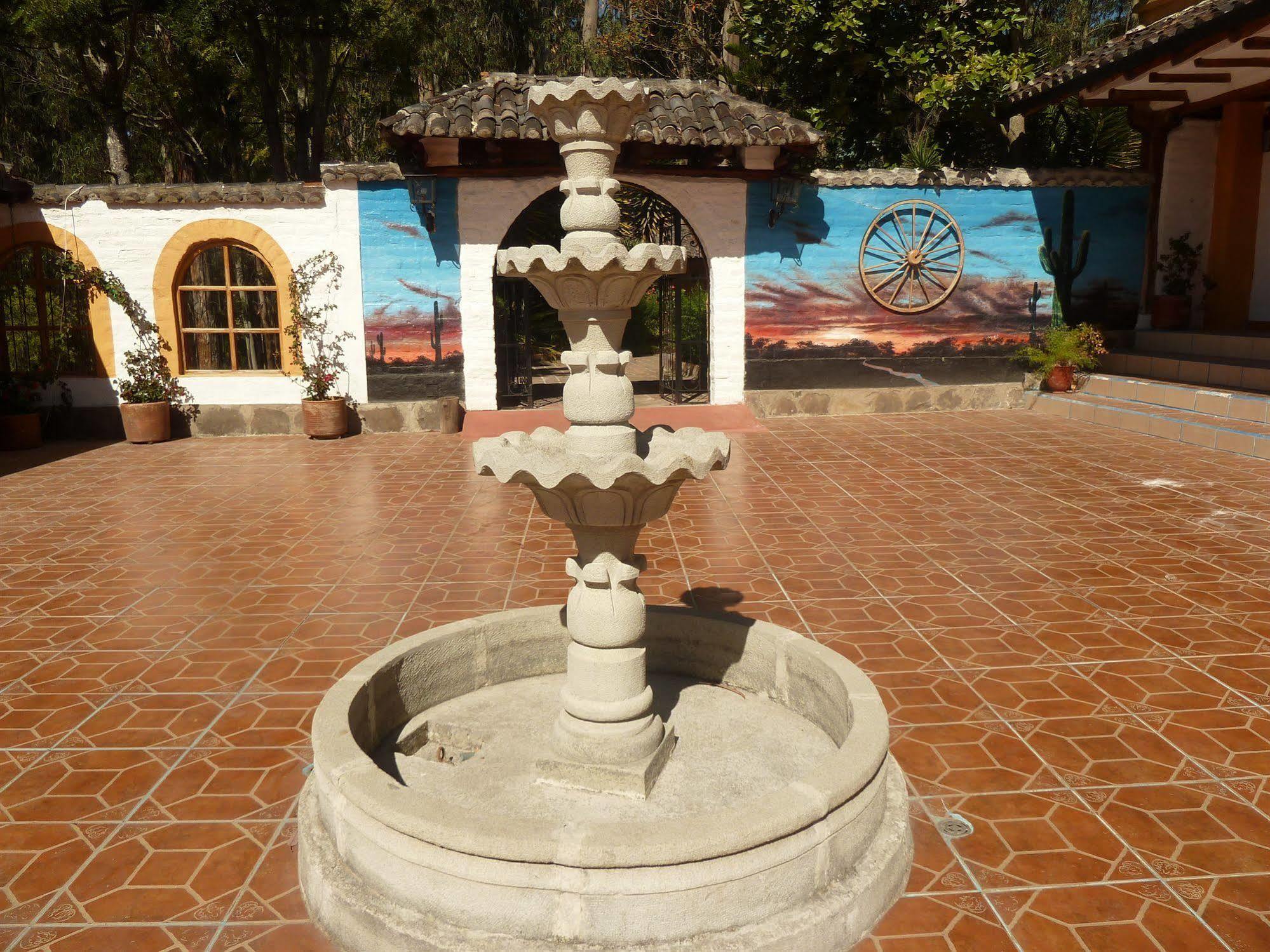 Hacienda Hosteria San Luis Кайамбе Екстериор снимка